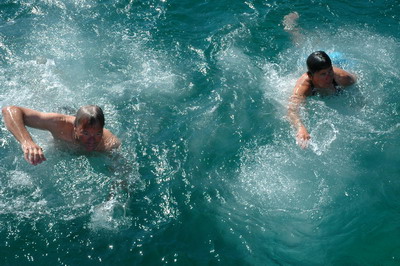 Jim & Katie diving in